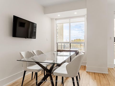 Photo 12 at 607 - 99 Avenue Road, Annex, Toronto