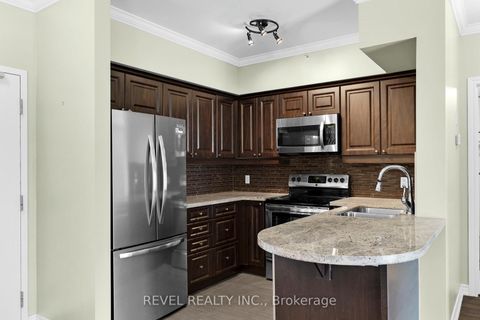 Photo 4 at 106 - 39 Ferndale Drive S, Ardagh, Barrie