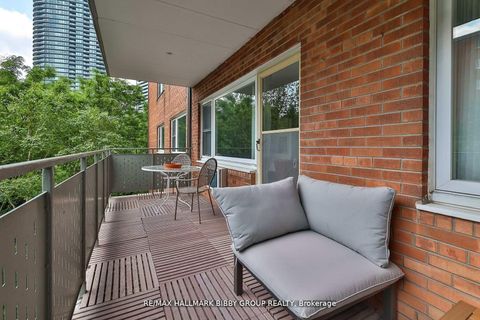 Photo 32 at 435 - 21 Dale Avenue, Moore Park, Toronto