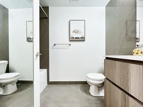 Photo 13 at 721 - 30 Baseball Place, South Riverdale, Toronto