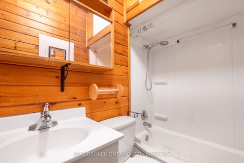 Photo 18 at 2585 Lakeshore Boulevard W, Mimico, Toronto