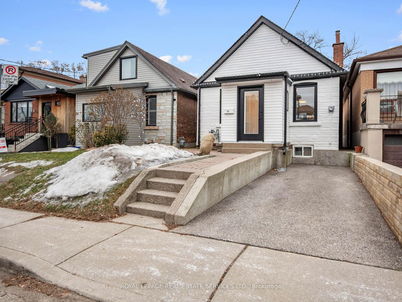 74 Chryessa Avenue, Smythe, Toronto 