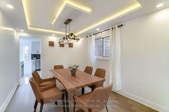 Photo 7 at 550 Meadows Boulevard, Rathwood, Mississauga