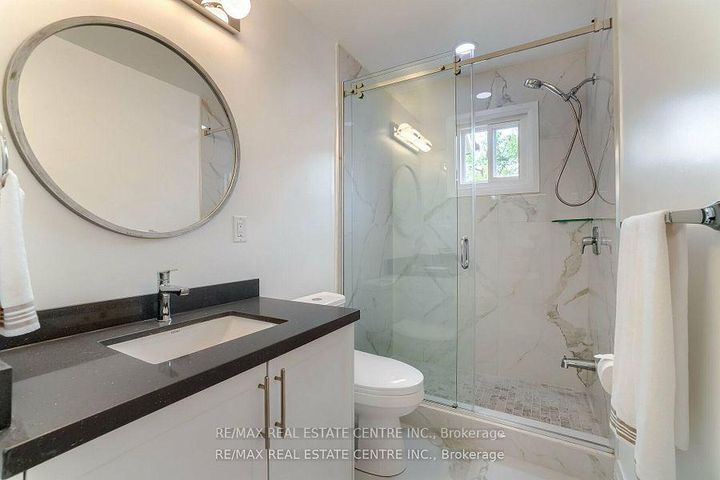 Photo 9 at 550 Meadows Boulevard, Rathwood, Mississauga