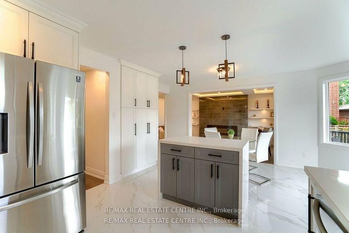 Photo 15 at 550 Meadows Boulevard, Rathwood, Mississauga