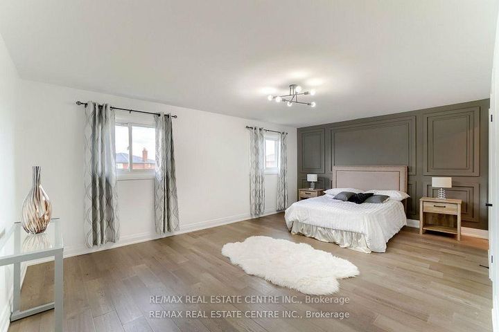 Photo 19 at 550 Meadows Boulevard, Rathwood, Mississauga