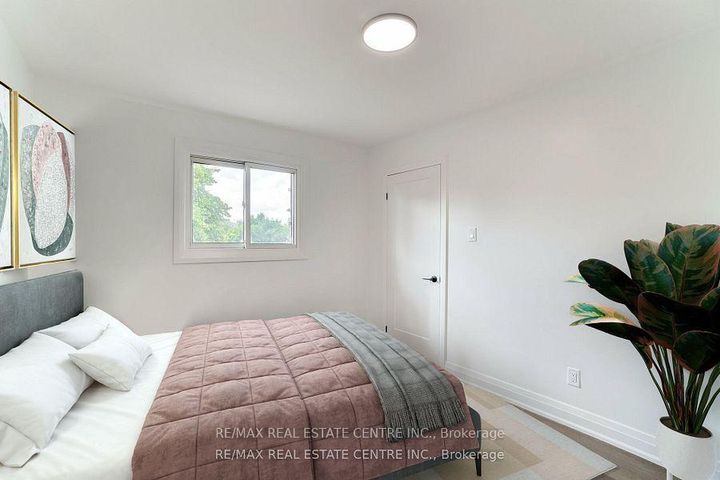 Photo 23 at 550 Meadows Boulevard, Rathwood, Mississauga