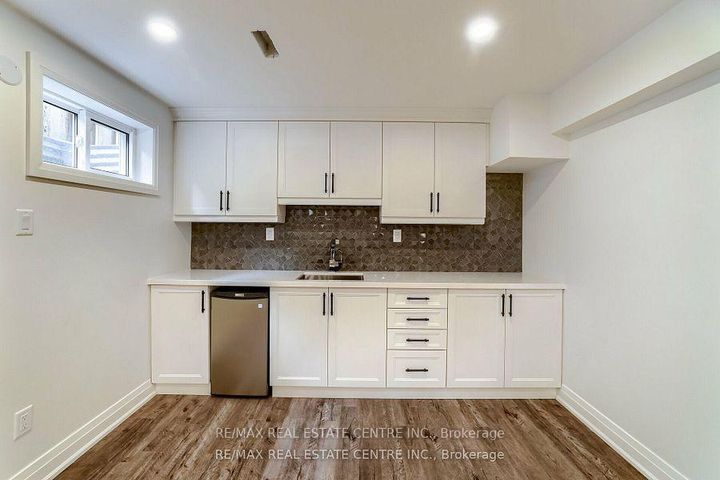 Photo 26 at 550 Meadows Boulevard, Rathwood, Mississauga