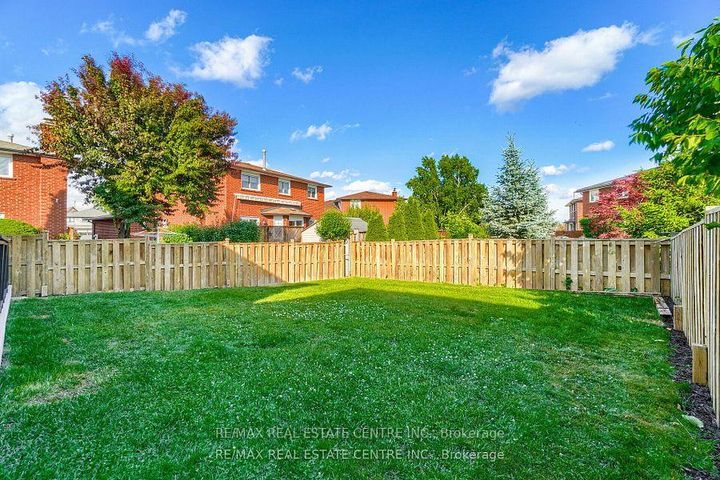 Photo 32 at 550 Meadows Boulevard, Rathwood, Mississauga