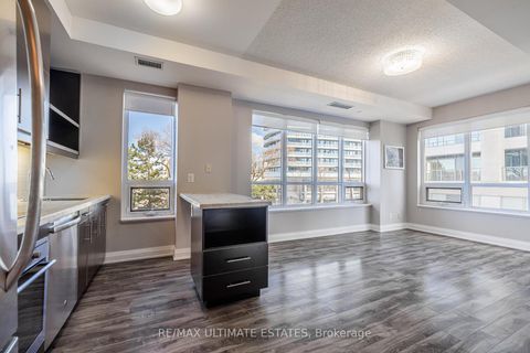 Photo 8 at 222 - 399 Spring Garden Avenue, Willowdale East, Toronto