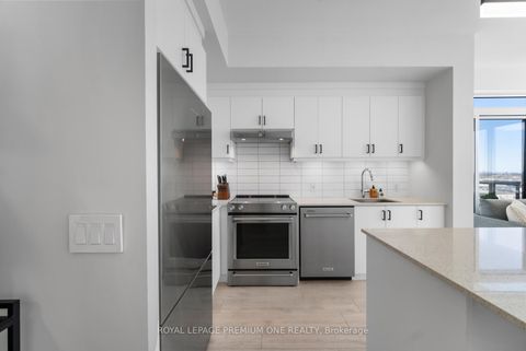 Photo 5 at 1715 - 9000 JANE Street, Concord, Vaughan