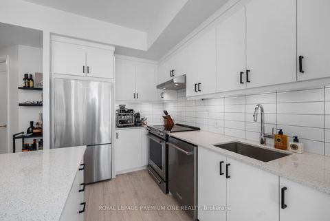 Photo 7 at 1715 - 9000 JANE Street, Concord, Vaughan