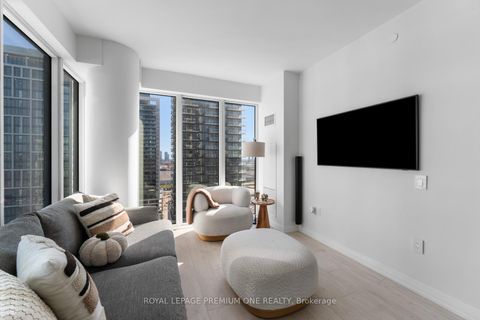 Photo 13 at 1715 - 9000 JANE Street, Concord, Vaughan