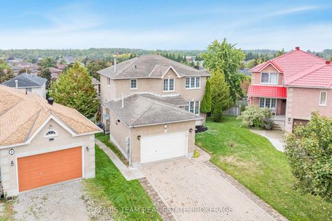 Photo 4 at 7 Round Leaf Court, Holly, Barrie