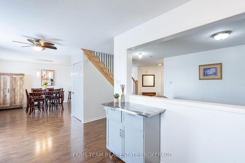 Photo 9 at 7 Round Leaf Court, Holly, Barrie