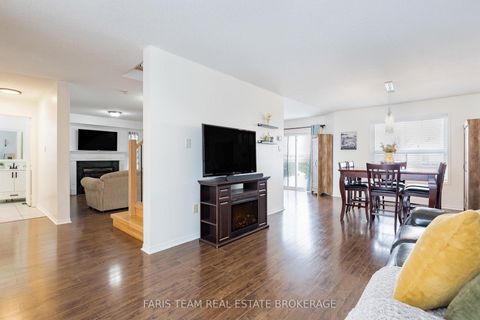 Photo 13 at 7 Round Leaf Court, Holly, Barrie