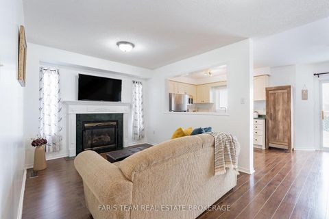 Photo 14 at 7 Round Leaf Court, Holly, Barrie