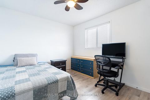 Photo 23 at 7 Round Leaf Court, Holly, Barrie