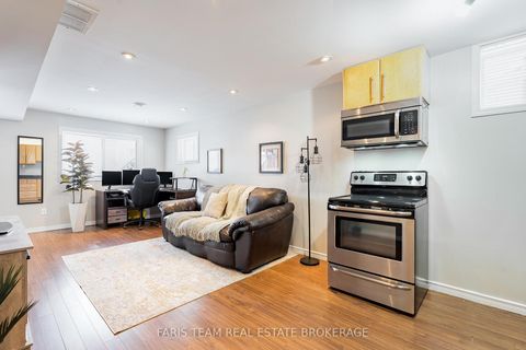 Photo 27 at 7 Round Leaf Court, Holly, Barrie