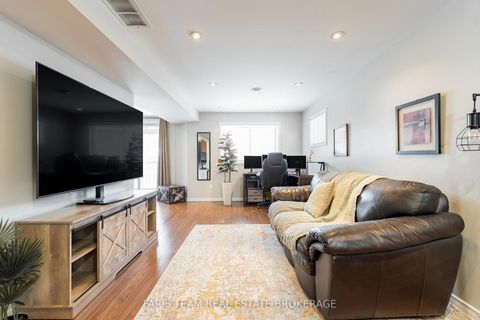 Photo 28 at 7 Round Leaf Court, Holly, Barrie