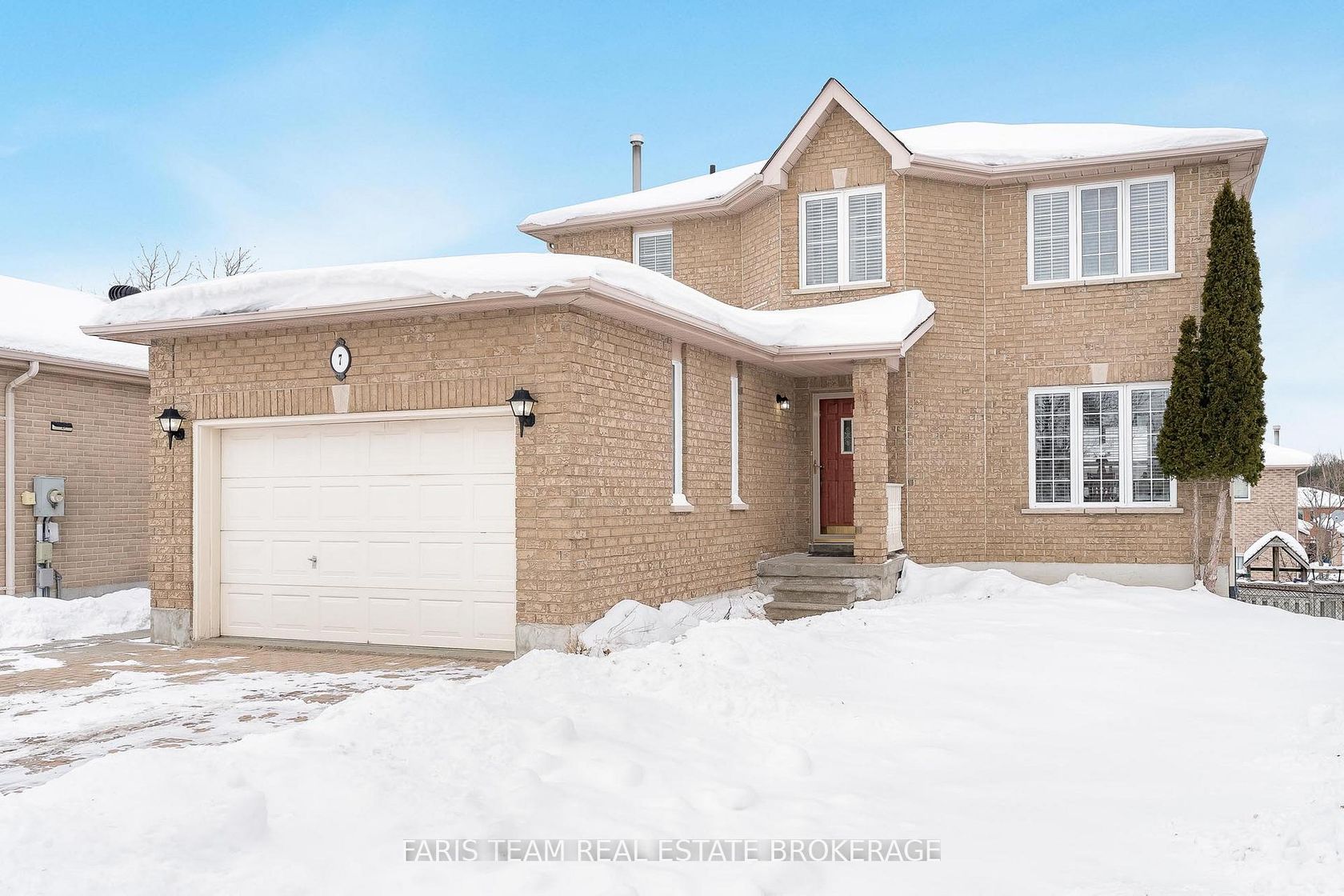 7 Round Leaf Court, Holly, Barrie photo number 2