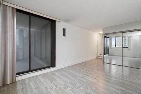 Photo 9 at 910 - 2330 Bridletowne Circle, L'Amoreaux, Toronto