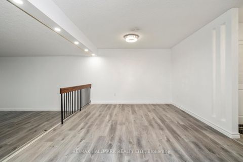 Photo 13 at 910 - 2330 Bridletowne Circle, L'Amoreaux, Toronto