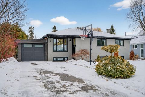 Photo 0 at 4 Holman Crescent, Aurora Highlands, Aurora