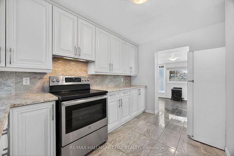 Photo 4 at 8 Newton Street, Wellington, Barrie