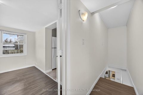 Photo 11 at 8 Newton Street, Wellington, Barrie