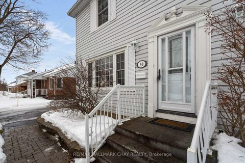 Photo 2 at 50 Newton Street, Wellington, Barrie