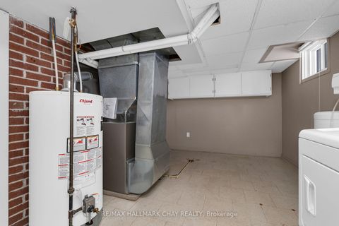 Photo 31 at 50 Newton Street, Wellington, Barrie