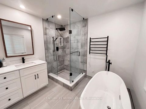 Photo 7 at 2 Whitestone Drive, Keswick North, Georgina