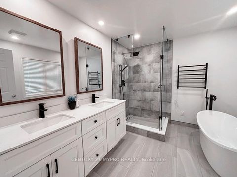 Photo 8 at 2 Whitestone Drive, Keswick North, Georgina