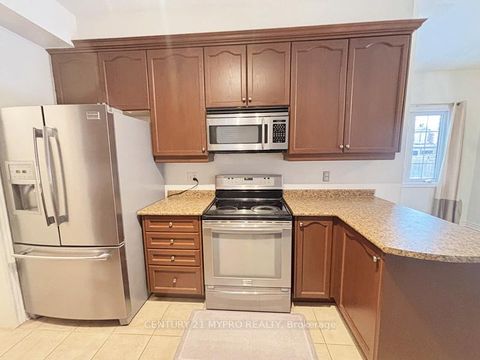 Photo 9 at 2 Whitestone Drive, Keswick North, Georgina