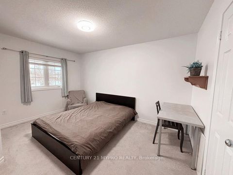 Photo 17 at 2 Whitestone Drive, Keswick North, Georgina