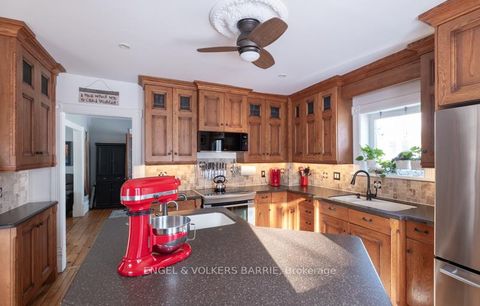 Photo 9 at 17 Frances Street N, Queen's Park, Barrie