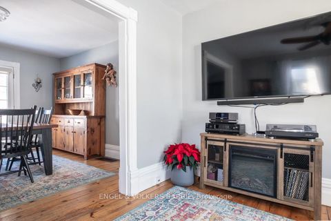 Photo 12 at 17 Frances Street N, Queen's Park, Barrie