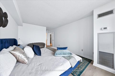 Photo 13 at 804 - 8501 Bayview Avenue, Doncrest, Richmond Hill