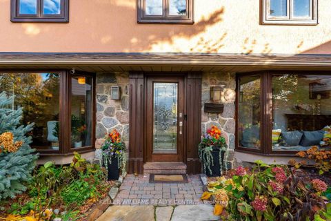 Photo 3 at 50 Skyview Crescent, Henry Farm, Toronto