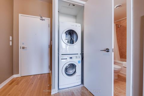 Photo 2 at 1807 - 14 York Street, Waterfront Communities C1, Toronto