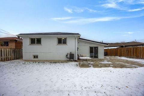 Photo 28 at 17 Avening Drive, Clairville, Toronto