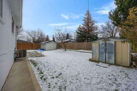 Photo 29 at 17 Avening Drive, Clairville, Toronto