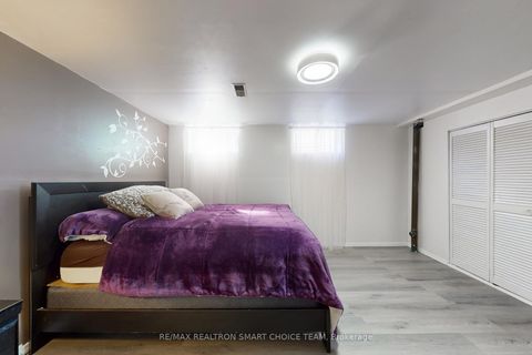 Photo 24 at 16 Frith Road, Jane Heights, Toronto