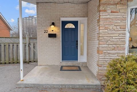 Photo 2 at 22 Marbury Crescent, Donalda, Toronto