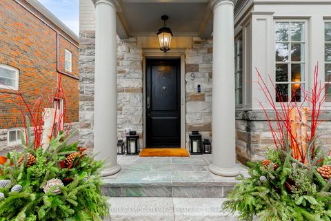 Photo 2 at 9 Elmsthorpe Avenue, Forest Hill South, Toronto