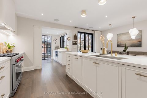 Photo 9 at 9 Elmsthorpe Avenue, Forest Hill South, Toronto