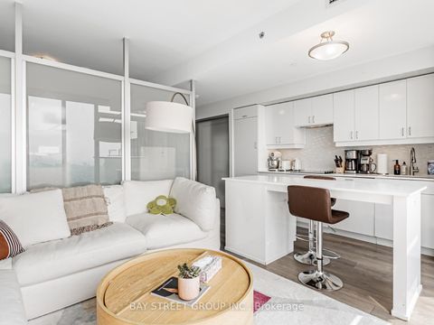 Photo 4 at 4101 - 426 University Avenue, Chinatown, Toronto