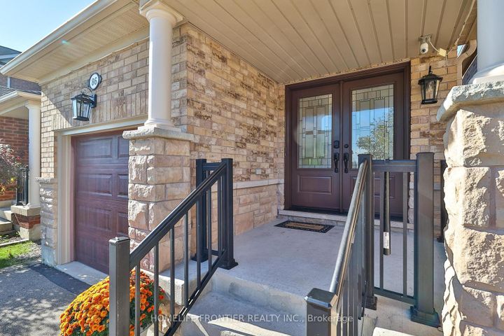 Photo 1 at 86 Venice Gate Drive, Vellore Village, Vaughan