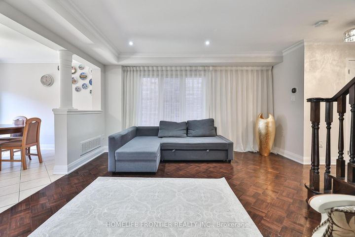 Photo 8 at 86 Venice Gate Drive, Vellore Village, Vaughan